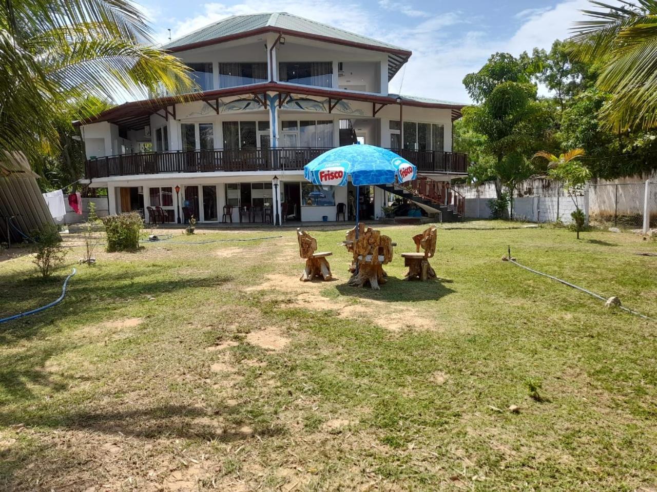 Baden Beach Hotel Kalkudah  Exterior foto