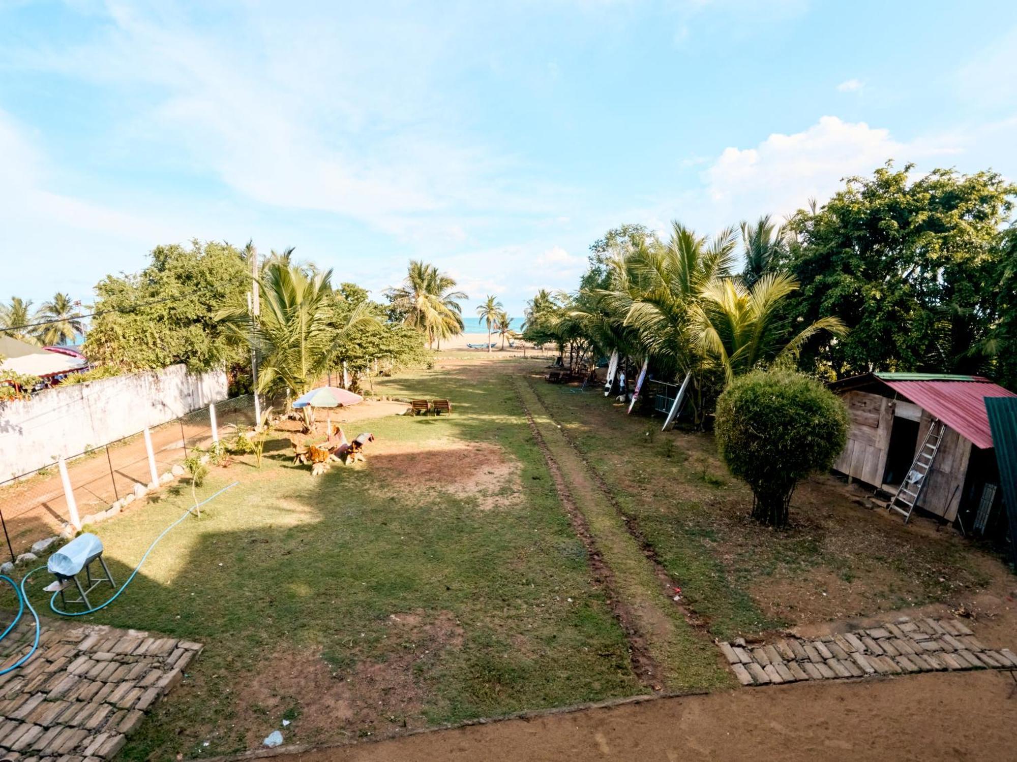 Baden Beach Hotel Kalkudah  Exterior foto