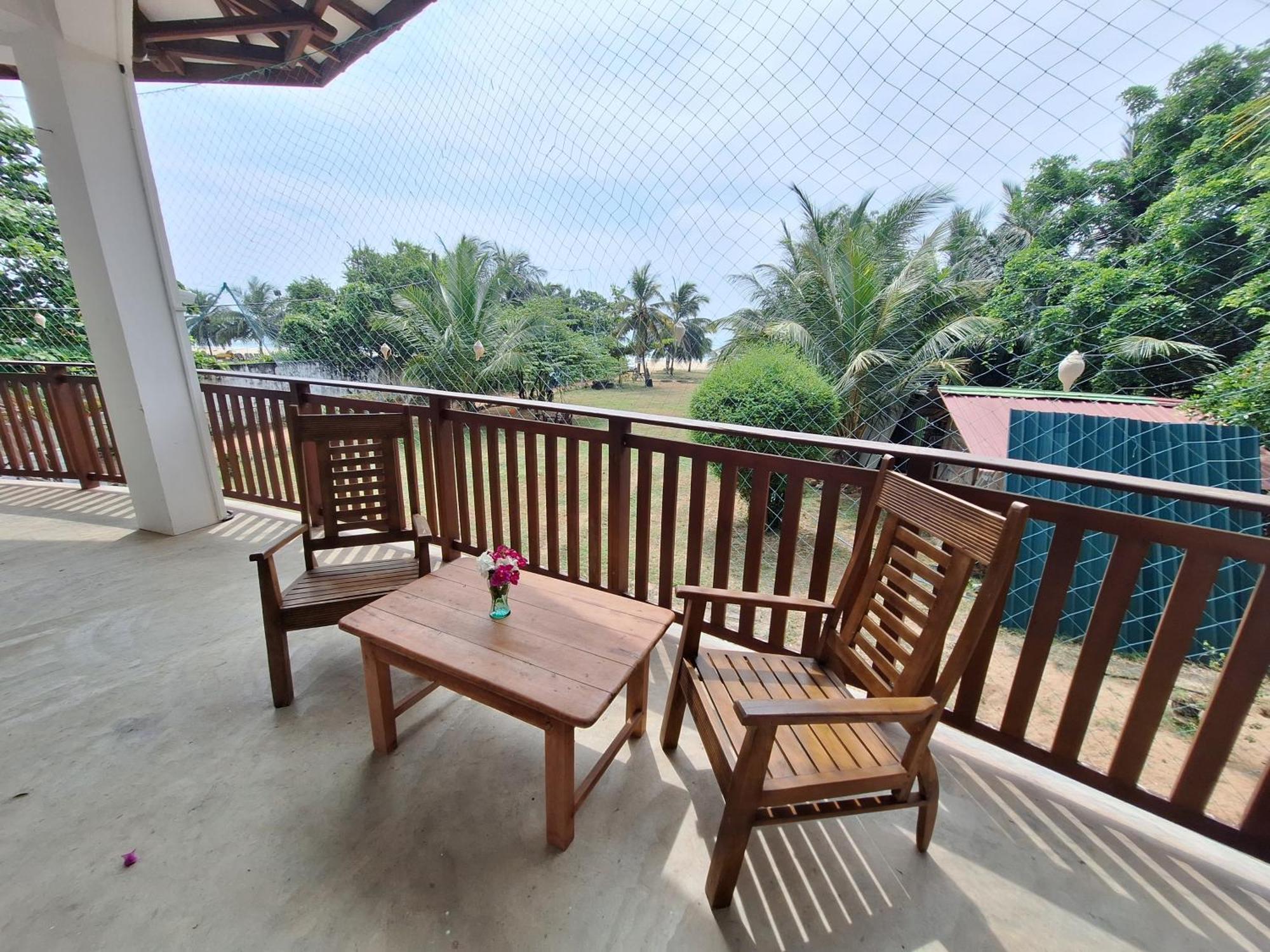 Baden Beach Hotel Kalkudah  Exterior foto